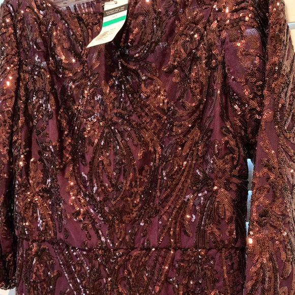 Red dress - Picture 2 of 3